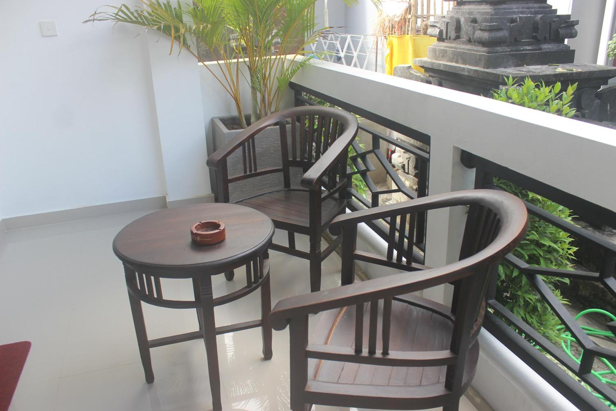 Silvy Guesthouse Canggu  Exterior photo